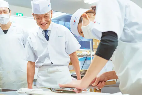 実技指導を受けている様子